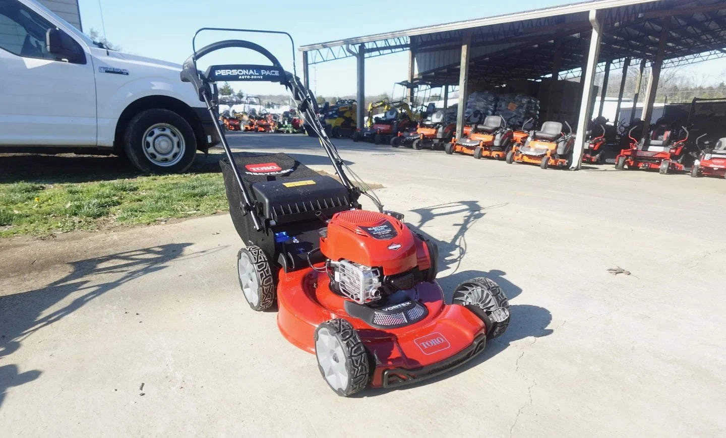 toro 22″ electric start recycler personal pace self propelled gas lawn mowers.